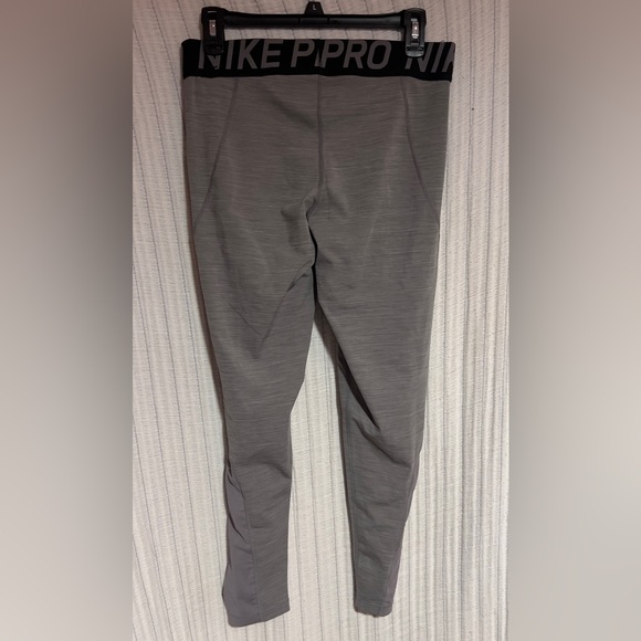 Nike Dri-FIT Light Gray Leggings - Picture 4 of 4